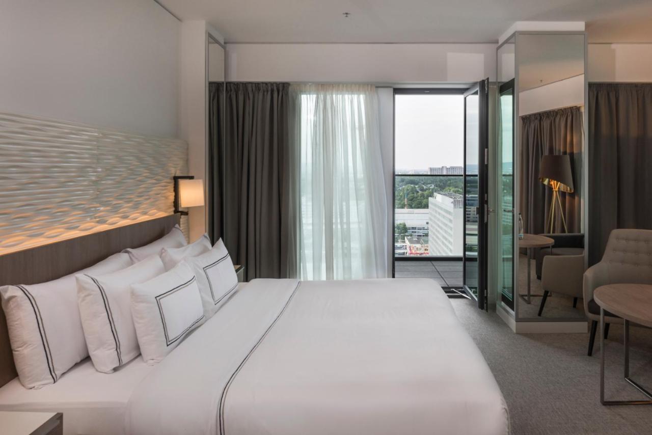 Meliá Frankfurt City Francoforte sul Meno Esterno foto