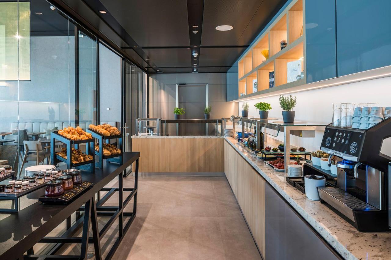 Meliá Frankfurt City Francoforte sul Meno Esterno foto