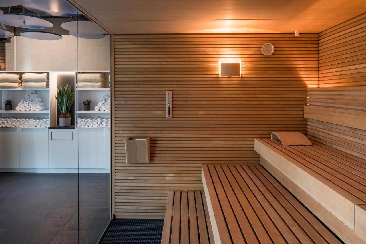 Meliá Frankfurt City Francoforte sul Meno Esterno foto